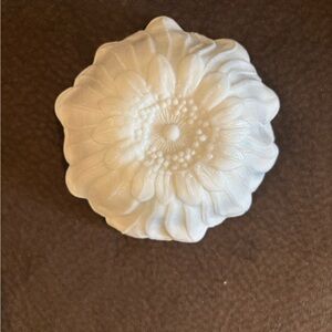 VINTAGE Indiana Glass Milk Glass Sunflower Bowl